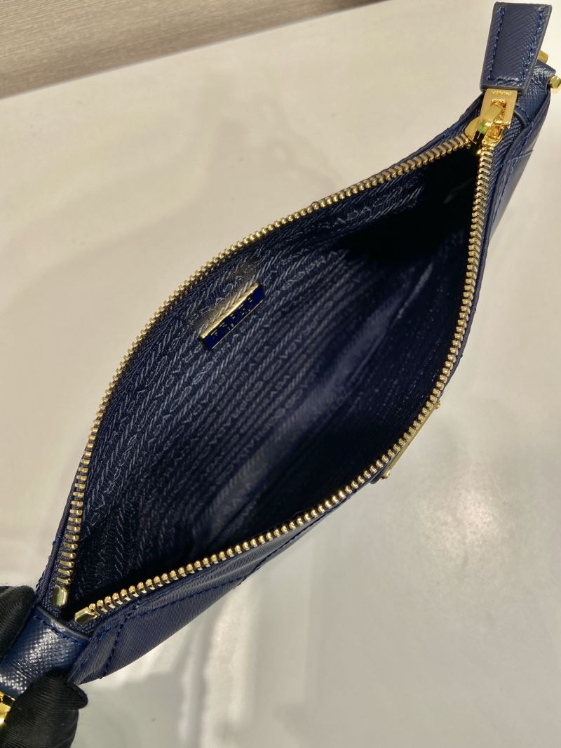 Pra*a hobo bags